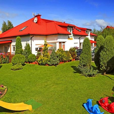 Pokoje Goscinne Panda Карвиа Екстериор снимка